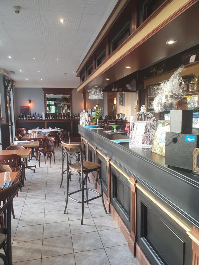 Hotel Aux Bons Amis แร็งส์ ภายนอก รูปภาพ